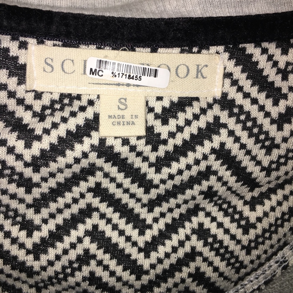 Sweater. - Picture 3 of 3
